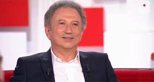 Le présentateur raconte lundi dans culture médias les graves. Vivement Dimanche Un Retour Signe Pour Michel Drucker Ce Qui L Attend Sur France 2 Toutelatele