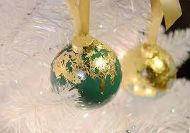 Gold Christmas Tree Ornaments Diy Leaf Foil Christmas Tree Ornaments Christmas Ornaments Gold Leaf Diy