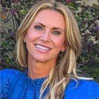 Mandi Matthews's Instagram, Twitter & Facebook