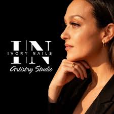 Hola chicas en qué costo darían estas uñas? 🥺 pero de un largo maximo del  3 🥹🥹