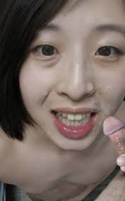 公共海滩 口爆吞精- 刺激 海滩 深喉 吃精液 无情展现