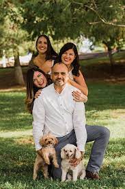 Sesion De Fotos Familiar Con Perrhijos En Chihuahua Fotografia De Familia Fotos De Familia Ensaio Fotografico Familia