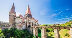 Cetatea de scaun suceava (suceava) cetatea sucevei cunoaste cea mai mare dezvoltare pe timpul lui ştefan cel mare care a investit mult în consolidarea şi extinderea cetăţii. Top 15 Cele Mai Frumoase Castele Din Romania Minimap Ro