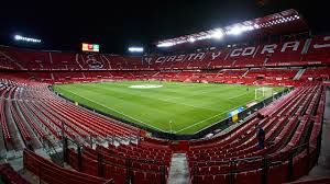 Betis sevilla stadion benito villamarin notranjost njihove pisarne na južni tribuni stadiona benito villamarín jan krstovski. Champions League Viertelfinal Duell Chelsea Vs Porto In Sevilla Fussball Champions League