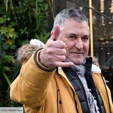 Simon castaldi a révélé sur le plateau de touche pas à mon poste les raisons de sa paritcipation aux princes et princesses de l'amour, épaulé par son père benjamin castaldi. Uax Jbl2zknt9m
