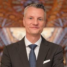 Marketing: An Introduction, Global Edition: Amazon.co.uk: Armstrong, Gary,  Kotler, Philip, Opresnik, Marc: 9781292294865: Books