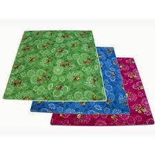 Ob nun speziell auf aktuelle serien ausgerichtet oder zeitlos mit felix, pooh, der biene maja, einer stadt auf teppich oder einer landschaft: Spielteppich Gekettelt