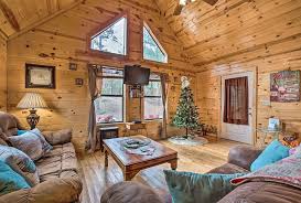 We have over 500 gatlinburg cabins with hot tubs! Broken Bow Cabin W Hot Tub Fire Pit By Lake Has Hot Tub And Private Yard Updated 2021 Tripadvisor Hochatown Vacation Rental