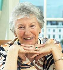 Amazon.co.jp: The Runaway : Flynn, Katie: Foreign Language Books