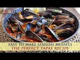 This Spanish Mussels Recipe With Paprika Tomatoes Is Loaded With Spanish Flavors Super Easy To Make And Tapas Recipes Spanish Mussels Recipe Mussels Recipe