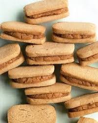 Homemade Peanut Butter Sandwich Cookies Recette Avec Images Patisseries Sucrees Recette Delicieux