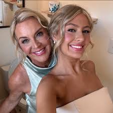 Leslie Morgan's Instagram, Twitter & Facebook