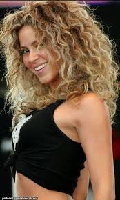 Shakira Live 8 Paris 2005 Shakira Hair Curly Hair Styles Shakira
