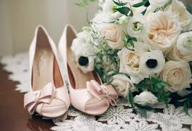 These include bouquets for you and your bridesmaids, centrepieces and so much more. Fun Blush And White Summer Wedding At Bellamere Winery In London Ontario As Seen On Let S Bee To Wedding Engagement Photography Preowned Wedding Dresses