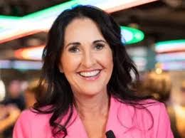 Hilary Caldwell's Instagram, Twitter & Facebook