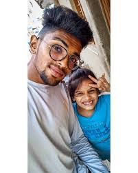 David Britto's Instagram, Twitter & Facebook