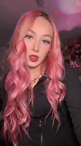 jillianduvall #pinkhair