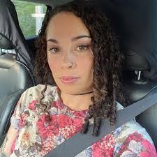 Danielle Amore's Instagram, Twitter & Facebook