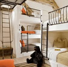 10 Types Of Triple Bunk Beds Plus 25 Top Picks 2021 Smart bunks replaces the old metal bunk beds often in hostel dorms with modern, powered furthermore, the modular design of smart bunks enables us to continually evolve the product unique airing system in the bed base to reduce condensation. 10 types of triple bunk beds plus 25