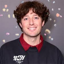 Christine Carlino's Instagram, Twitter & Facebook