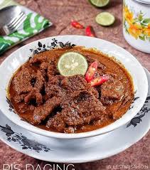 Kali ini dapur bu haji akan berbagi resep dan cara memasak daging sapi kecap yang sederhana dan enak. Resep Lapis Daging Sapi Pedas