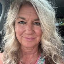 Tania Huff's Instagram, Twitter & Facebook