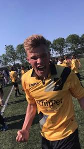 Petrus ferdinandus johannes (pierre) van hooijdonk (d. Voetbal Was Nooit Ver Weg In Huize Van Hooijdonk Nac Bndestem Nl