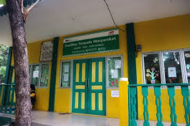 Maka dari itu marilah kita merupakan salah satu benda bahan bangunan yang berfungsi melindungi rumah dan gedung lainnya. Kisah Ibu Mahmudah Perjuangan Mendidik Yang Takkan Terhenti Ariefpokto Com