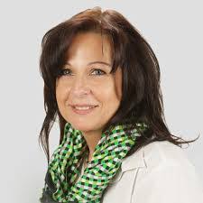 Jacqueline Henke's Instagram, Twitter & Facebook