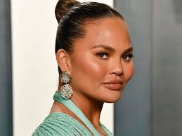Chrissy teigen offended katy perry by accidentally dissing her song firework. Chrissy Teigen Says She Is 4 Weeks Sober Business Insider India