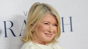 From highlights to nail treatments to new york city's original barrett's braids, john barrett and his style team strive to give all clients the same thing: Martha Stewart Reveals Shaggy New Haircut With Curtain Bangs See Photo Allure