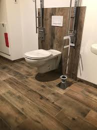 Ideen Fur Behinderten Gerechtes Wc Gaste Toilette Toiletten Ideen Badezimmer