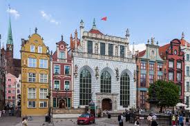 Danzig), major commercial port in poland, situated at the estuary a jewish settlement grew up in gdansk after 1454 but owing to the opposition of the merchants in 1520 the jews had to. Danzig Reisefuhrer Auf Wikivoyage