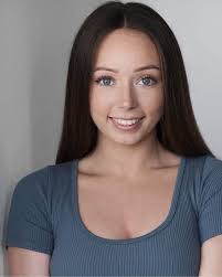 Caitlin Pitt's Instagram, Twitter & Facebook