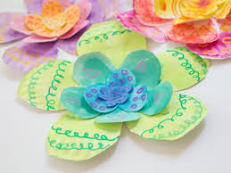How to weave a flower with paper plates. How To Make Giant 3d Watercolor Flowers With Paper Plates