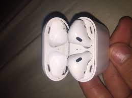 Metal Shavings Stuck To Airpods Case Apple Community