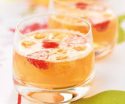 Cocktail Champagne Peche Et Fraise Recette Gourmand Recette Cocktails Champagne Recette Cuisine Et Boissons