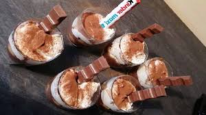 Verrines A La Mousse De Mascarpone Et Au Kinder Maxi Delicieux Tonmag Recette En 2020 Mousse Mascarpone Mascarpone Gateaux Et Desserts