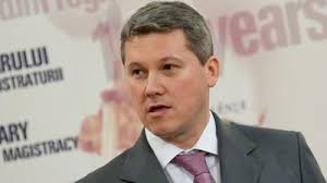 Sub nasul lui Predoiu, sefii INEC activeaza in Sindicatul Criminalistii.  Apartenenta la un sindicat a personalului din MJ este interzisa prin lege!  Sub nasul lui Predoiu, sefii INEC activeaza in Sindicatul Criminalistii.