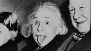 Albert Einstein : voici pourquoi il tire la langue sur la plus célèbre de  ses photos