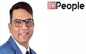 Nikhil Joshi's Instagram, Twitter & Facebook