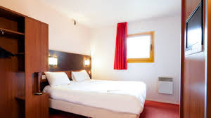 L'hotel première classe paris ouest nanterre la defense est un hotel économique situé sur la ville de nanterre, entre les quais de seine et le quartier de la défense. Hotel Premiere Classe Chilly Mazarin Chilly Mazarin Holidaycheck Grossraum Paris Frankreich