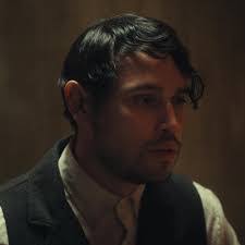 Elijah Sutton's Instagram, Twitter & Facebook