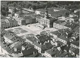 Do tego zwiedzanie będzie na dwóch poziomach, bo powstaną drewniane tarasy widokowe. Zamosc Rynek Widok Z Lotu Ptaka 7617469226 Oficjalne Archiwum Allegro