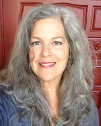 White hair, sometimes seen as gray hair is caused by stress, vitamin deficiency, genetics and sometimes autoimmune diseases. Salt And Pepper Gray Hair Grey Hair Silver Hair White Hair Granny Hair Don T Care No Dye Dye Free Natural Frisuren Lockige Bob Frisuren Haarschnitt Bob