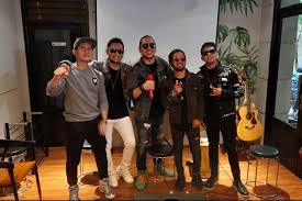 Romance and emotionally drained, ara and mukhriz became enemies after they fall in love. Gitaris Bagindas Ceritakan Perbedaan Setelah Ditinggal Bian