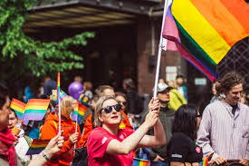 Corría el año 1969 cuando una redada policial incurrió en stonewall, un local ubicado en nueva york, que era conocido por su movida gay. Dia Del Orgullo Lgtbi Mucho Que Celebrar Iati Seguros