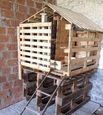 Pollaio Fai Da Te Con Materiali Di Recupero E Riciclo Creativo Galline Pollaio Ricette Con Uova E Vide Pollaio Fai Da Te Giardino Fai Da Te Riciclo Pollaio