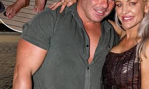 The 1980s was the decade of big hair, big phones, pastel you can also find out who is brynne edelsten dating now and celebrity dating histories at celebscouples. Brynne Edelsten Goes Barefoot With Blistered Toes At An Event In Melbourne Daily Mail Online