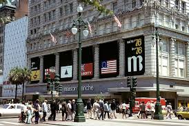 Maison Blanche Flagship Store On Canal Street New Orleans The Building Is Still There But Today It Houses The New Orleans French Quarter New Orleans Orleans